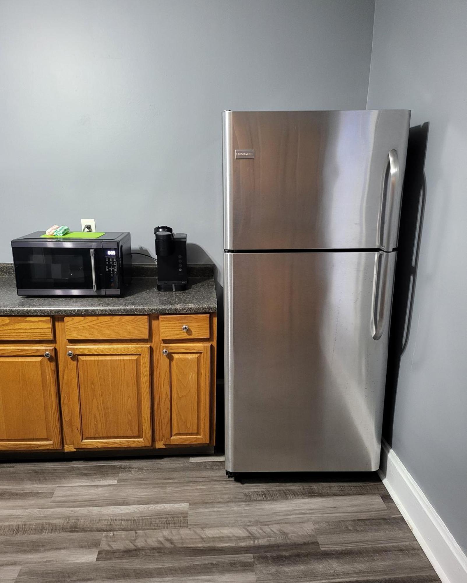 Guest Room With Two Double Beds In Columbus Oh, Airport Location Экстерьер фото