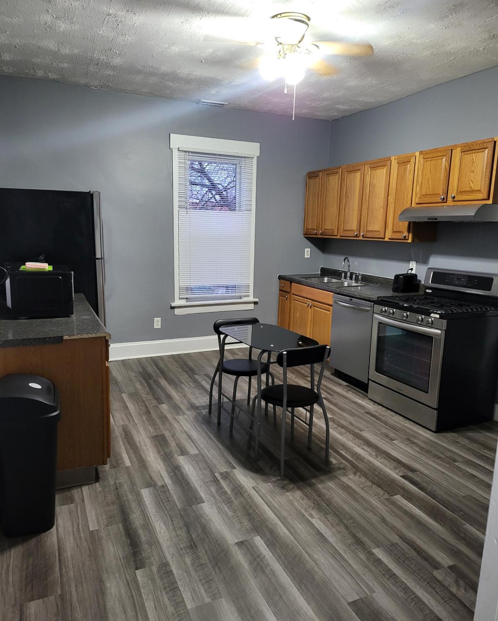 Guest Room With Two Double Beds In Columbus Oh, Airport Location Экстерьер фото