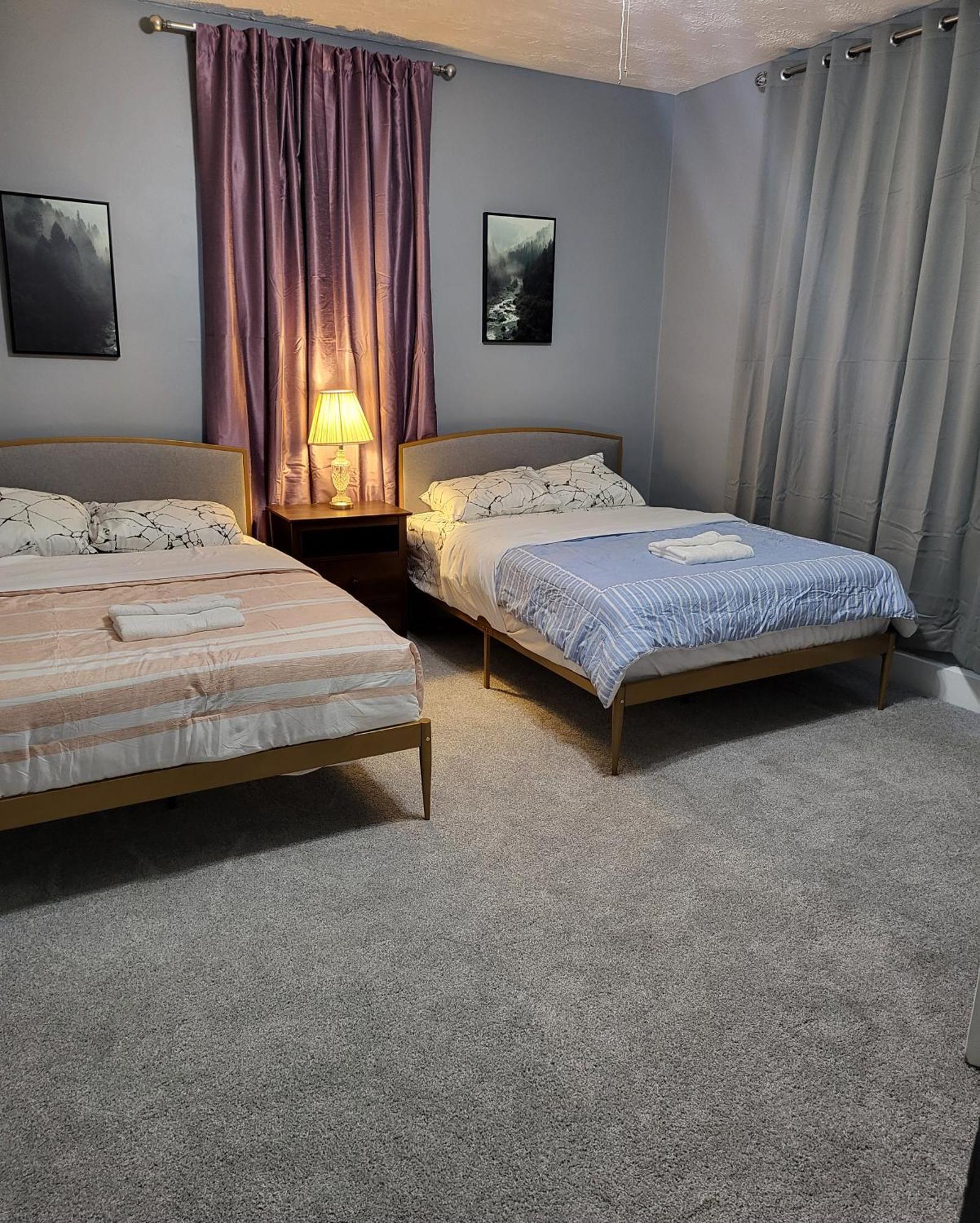 Guest Room With Two Double Beds In Columbus Oh, Airport Location Экстерьер фото
