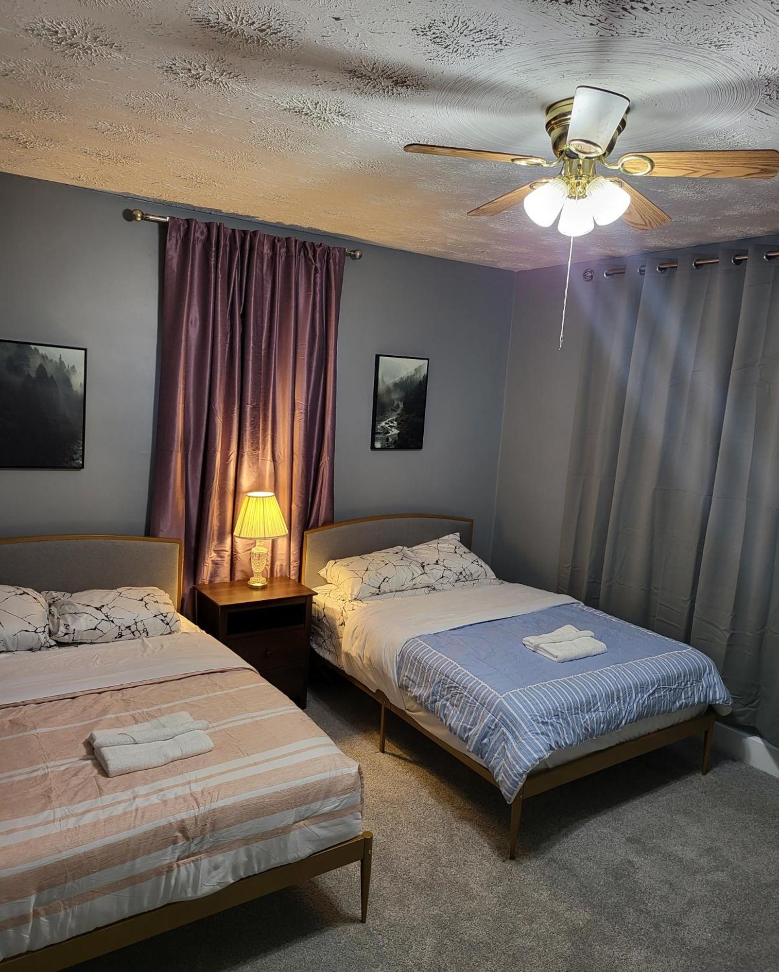 Guest Room With Two Double Beds In Columbus Oh, Airport Location Экстерьер фото