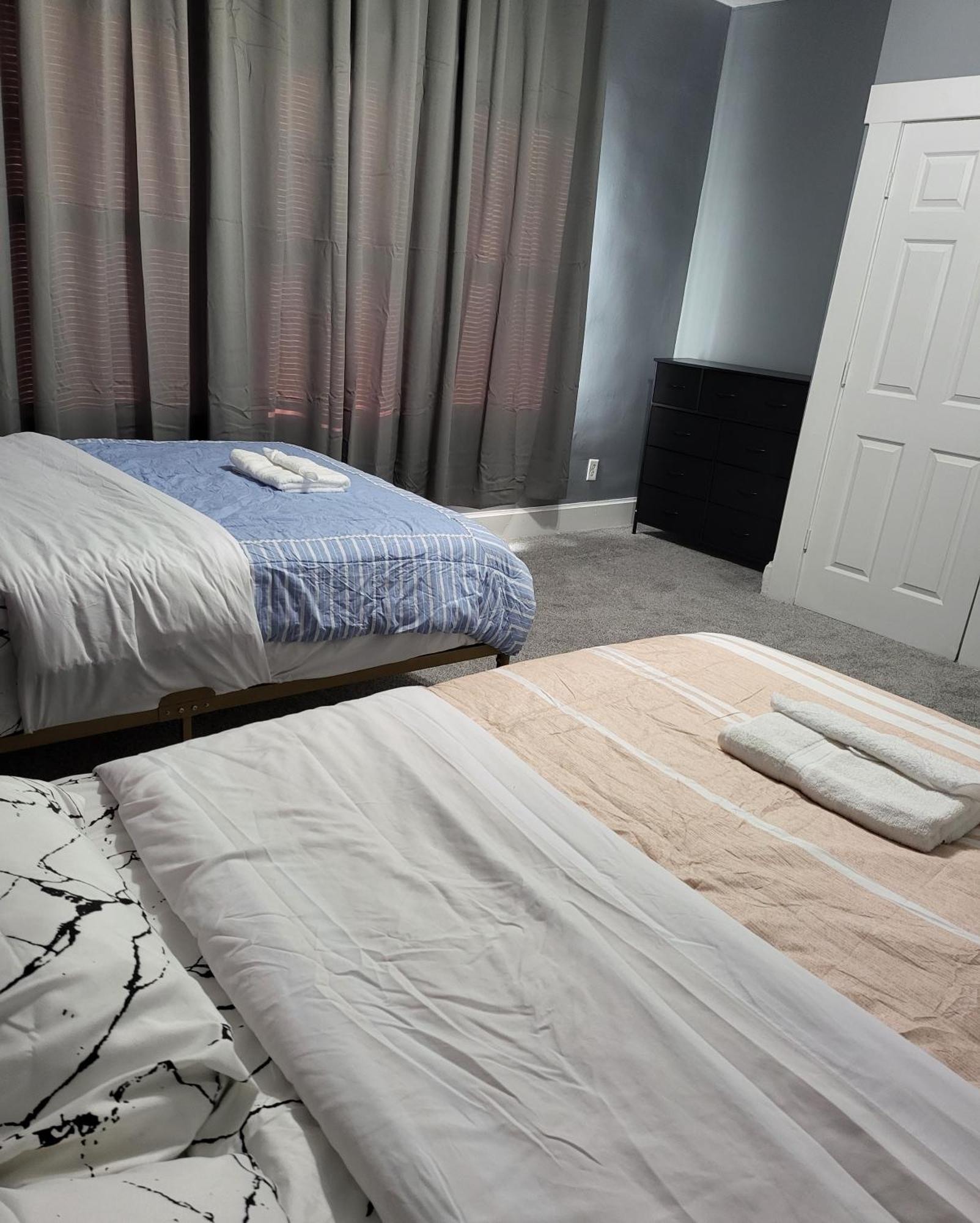 Guest Room With Two Double Beds In Columbus Oh, Airport Location Экстерьер фото